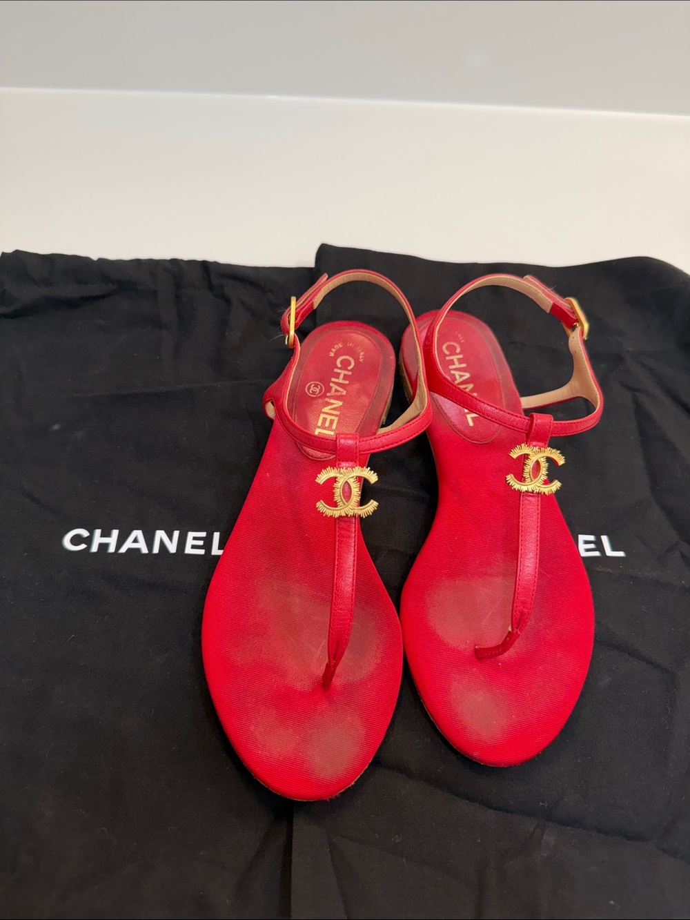 CHANEL Red Leather T-Strap Sandals with Gold CC Emblem